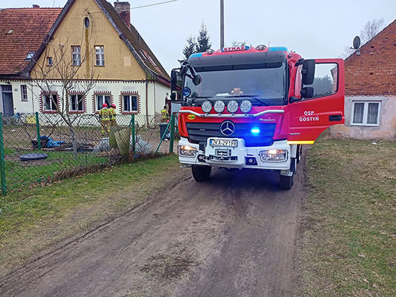 Poar domu w Gostycu. Wszystko przez pozostawion wieczk w azience!