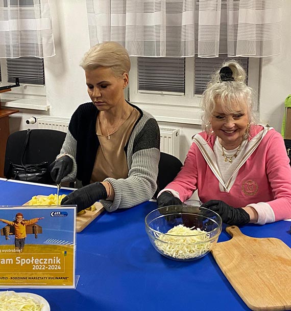 „Wspólnie ugotowaliśmy barszcz ukraiński” – rodzinne warsztaty kulinarne w Wapnicy