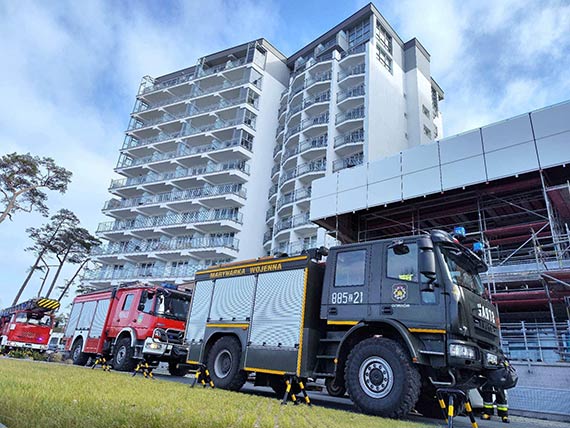 Alarm na 10. pitrze apartamentowca w Dziwnwku