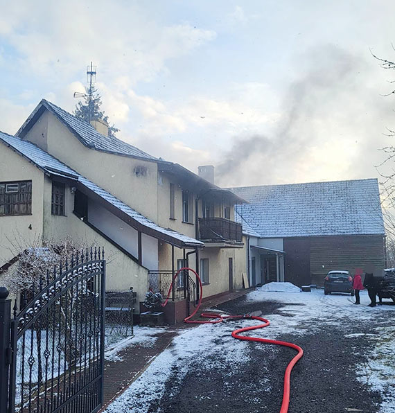 Pożar budynku wielorodzinnego w Golczewie! W środku znajdowały się butle z gazem!