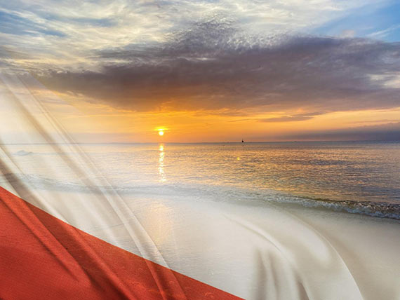 Z Biało-Czerwoną nad Bałtykiem- bijemy Rekord Polski, w kategorii: najdłuższa flaga narodowa RP w Międzyzdrojach