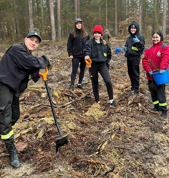 Modzieowa druyna poarnicza w Golczewie wzia udzia w akcji „cz nas drzewa” - walka z ogniem i ochrona rodowiska w jednym