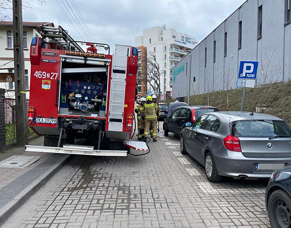 Poar samochodu w Midzyzdrojach - szybka interwencja straakw