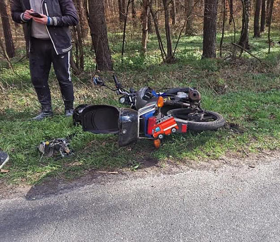 35-letni motocyklista dozna powanych obrae w wypadku na drodze nr 105 w wierznie