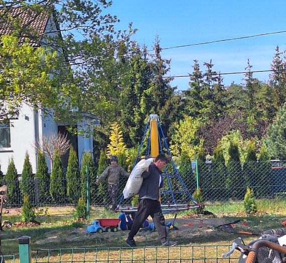 Wielkie wiosenne porzdki i sadzenie drzew w soectwie Kodrbek