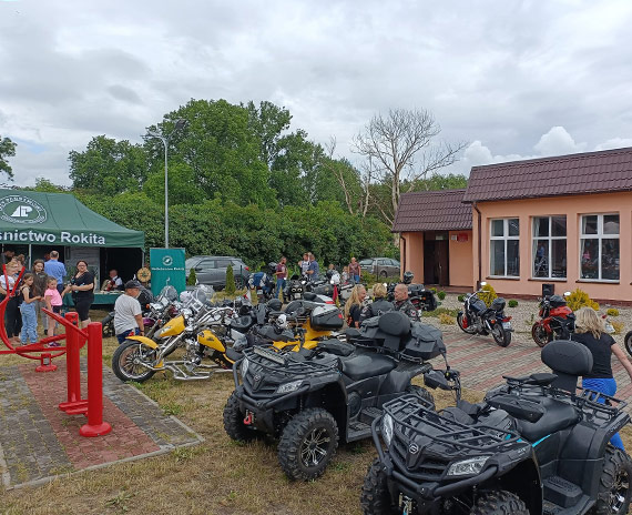 Motocyklowa ekstaza w Soectwie Skoszewo: Blisko 100 jednoladw w penym blasku na festynie rodzinnym