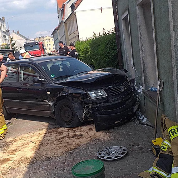 Wypadek drogowy w Golczewie. Droga bya nieprzejezdna