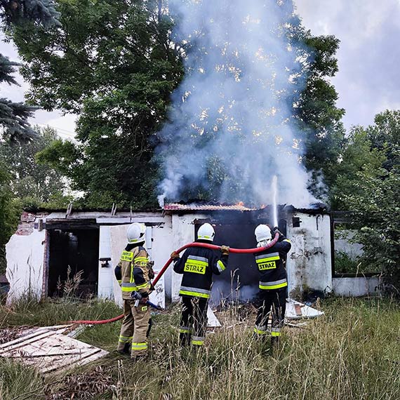 Poar pustostanu w Zagrzu - akcja OSP Wolin