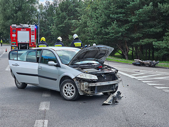 W Midzyzdrojach doszo do zderzenia motocykla z samochodem osobowym