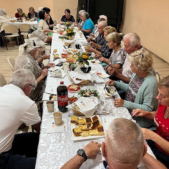 Danie Wsplnych Chwil: Spotkanie Seniorw z Fundacj Biedronka