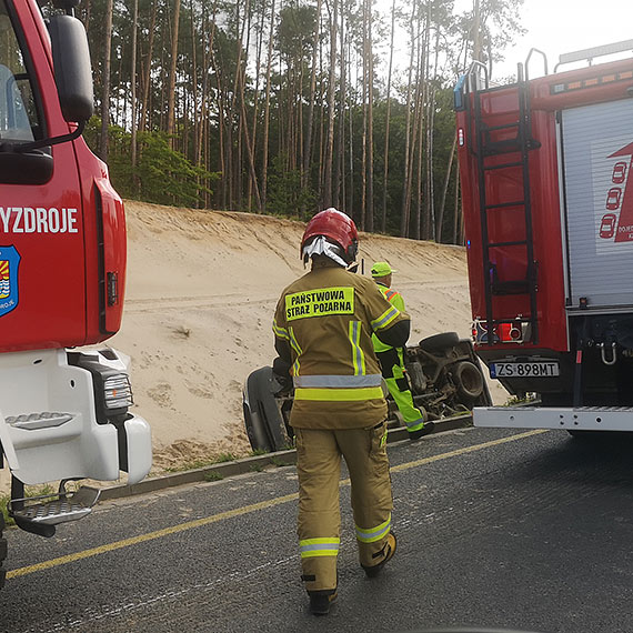 Zdarzenie drogowe na DK3 - kierowca Mercedesa straci panowanie nad pojazdem