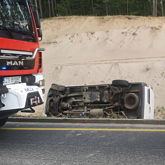 Zdarzenie drogowe na DK3 - kierowca Mercedesa straci panowanie nad pojazdem