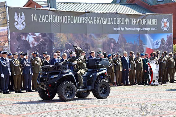 Wojskowe zakoczenie wakacji. Terytorialsi witowali nad morzem