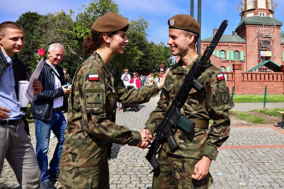 Wojskowe zakoczenie wakacji. Terytorialsi witowali nad morzem