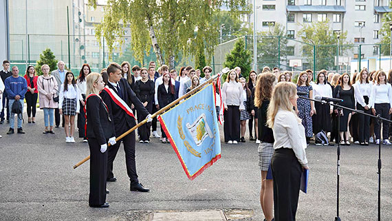 Uczniowie rozpoczli nowy rok szkolny 2023/2024