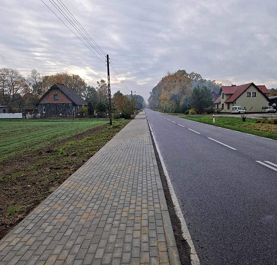 Zakoczyy si prace polegajce na budowie chodnika w miejscowoci Koplino