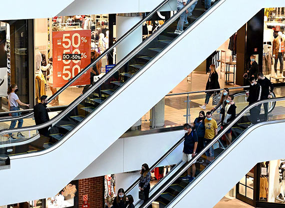 Galerie i centra handlowe pomau odbijaj si od dna. Ruch i liczba klientw wyszy z dwucyfrowych spadkw