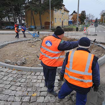 Dziwnw dosta pienidze na inwestycje drogowe