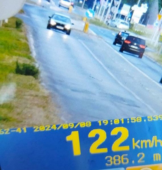 Popiech nie popaca! Pdzi z prdkoci 122 km/h w terenie zabudowanym- straci prawo jazdy i musi zapaci wysoki mandat