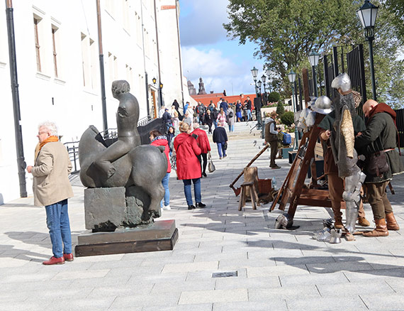 Historia Szczecina to 1250 lat! Ten wiek potwierdzio odkrycie dokonane w trakcie prac renowacyjnych zamku. Efekt tej inwestycji szczecinianie mog  podziwia od pitku 27 wrzenia