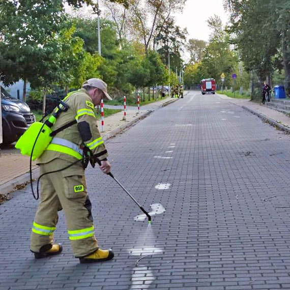 Zagroenie w Dziwnowie: interwencja straakw przy substancji ropopochodnej