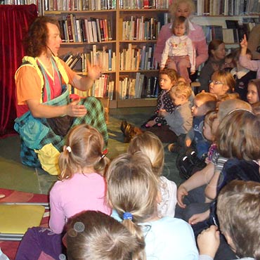 Dziwnw: Spotkanie z klaunem Tomim w bibliotece