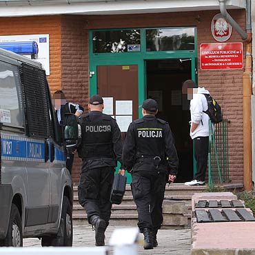 Kamie Pomorski: Policjanci sprawdzaj czy modzie jest na wagarach