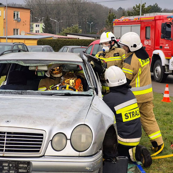 Pokaz ratownictwa technicznego podczas WOP w wierznie