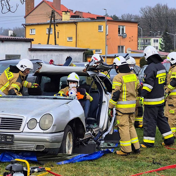 Pokaz ratownictwa technicznego podczas WOP w wierznie