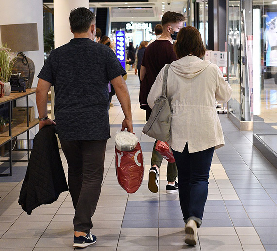 Spadki ruchu i liczby klientw w galeriach i centrach handlowych. Brana zakoczya ub.r. na lekkim minusie