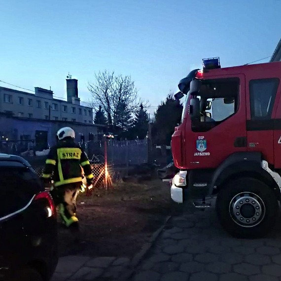 Poar sadzy w kominie w Miachowie – interwencja OSP Jarszewo