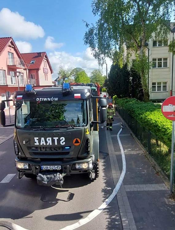 Pożar na dachu ośrodka wczasowego w Międzywodziu. Na szczęście opanowany w zarodku