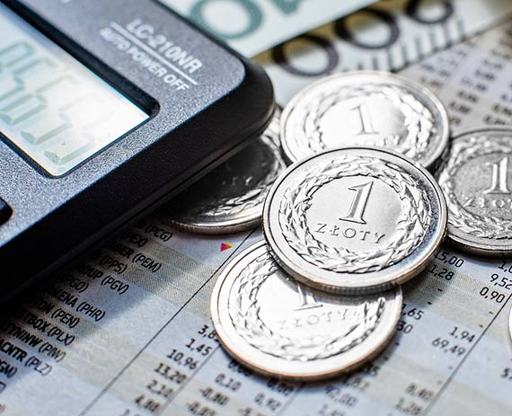 27,3% Polakw uwaa, e ich obecna sytuacja finansowa jest za. Z kolei 20,5% widzi to p na p