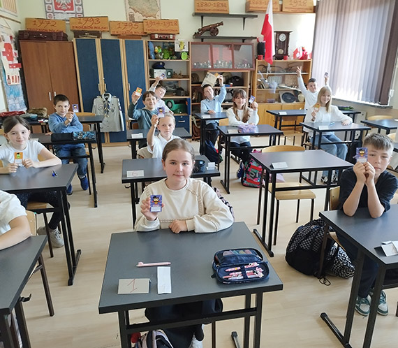 Wiedza, pasja i serce do historii. Czwartoklasiści i piątoklasiści zmierzyli się w szkolnym konkursie