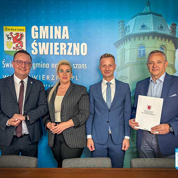 Nowe krzeseka na stadionie w Gostyniu!