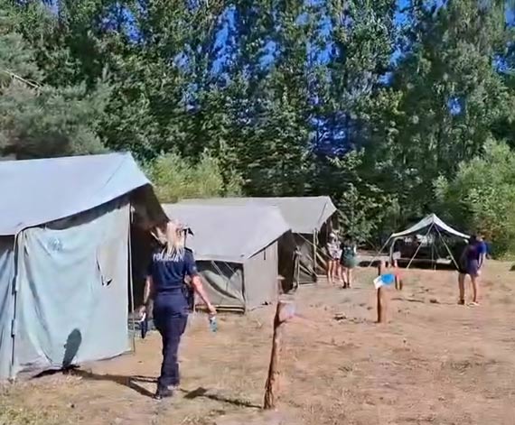 Bezpieczne wakacje to priorytet- spotkania policjantek z młodziężą