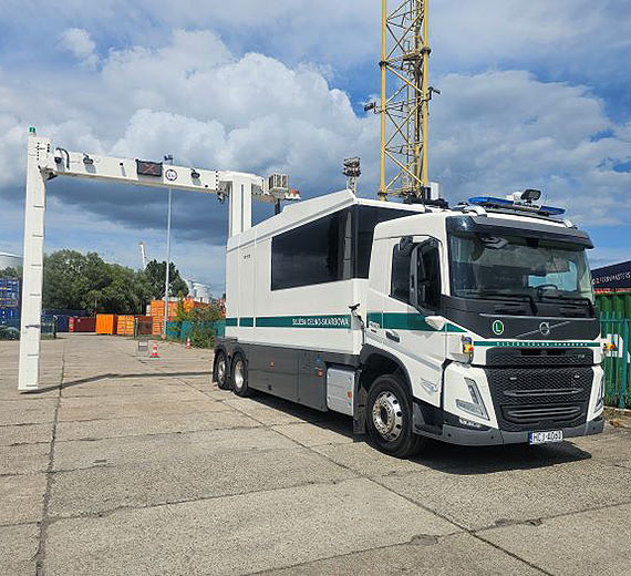 Nowy skaner RTG na wyposażeniu morskiego przejścia granicznego w Świnoujściu