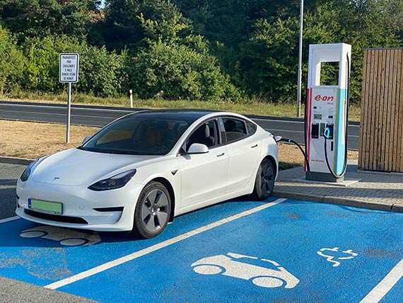Arval wprowadza w Polsce certyfikaty kondycji baterii w używanych samochodach elektrycznych