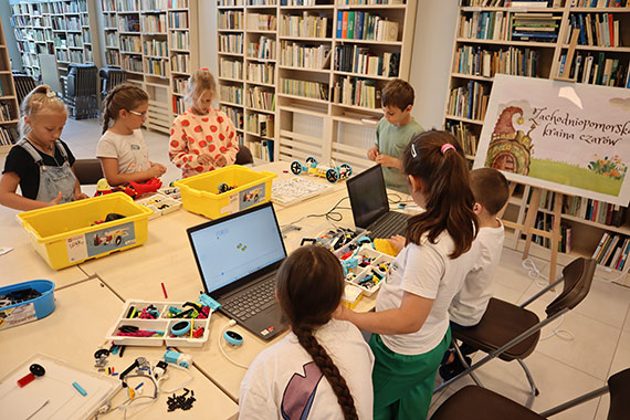 Graj, twórz, czytaj – biblioteka na wakacje