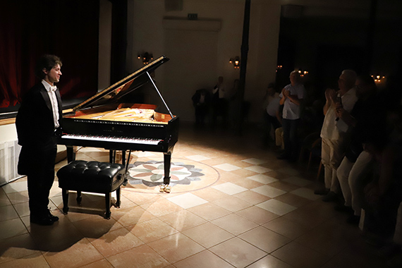 Rafa� Blechacz zachwyci� publiczno�� na koncercie w Mi�dzyzdrojach.