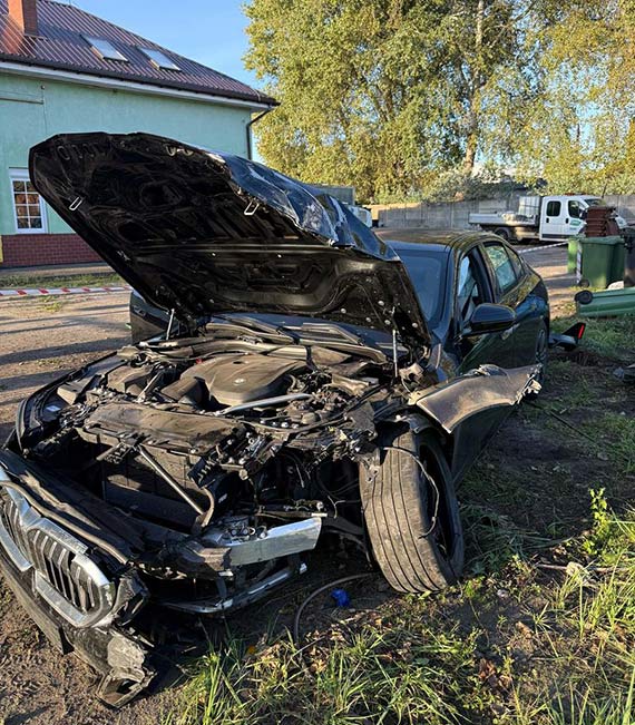 Poranny rajd w Midzyzdrojach zakoczony na posesji ZO – nietrzewy kierowca BMW zatrzymany