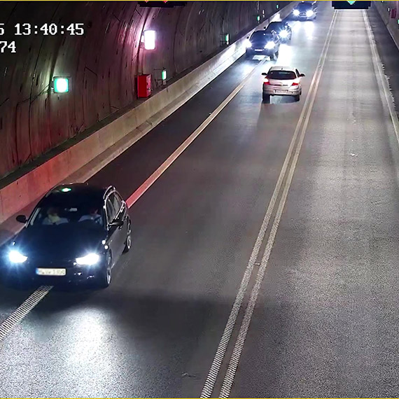 Niebezpieczna sytuacja w tunelu pod �win�! Sami zobaczcie! 