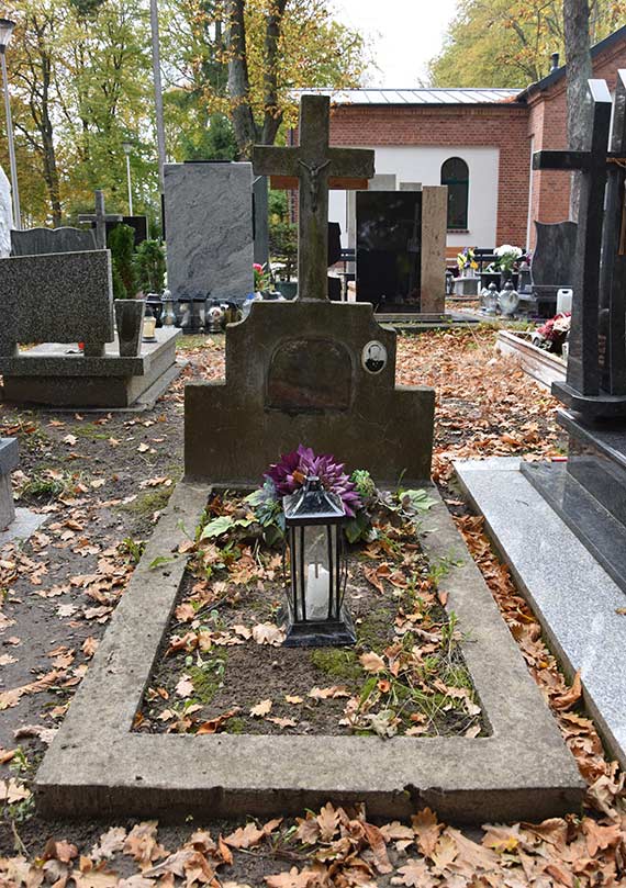 Kwesta na kamieskim Cmentarzu Komunalnym