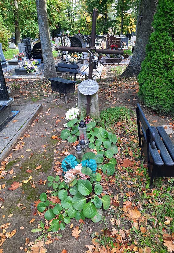 Kwesta na kamieskim Cmentarzu Komunalnym