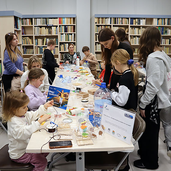 Plastyczne warsztaty ekologiczne pt. „Ekologiczne karmniki dla ptaków”