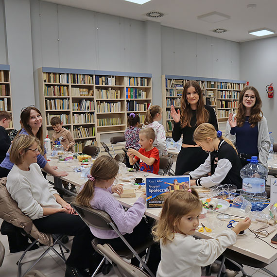 Plastyczne warsztaty ekologiczne pt. „Ekologiczne karmniki dla ptaków”