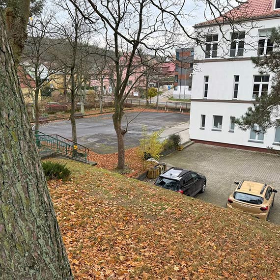 Międzyzdroje ruszają z pierwszą inwestycją w ramach projektu „Morze zieleni II”. Podpisano umowę na zagospodarowanie terenu przy CIS