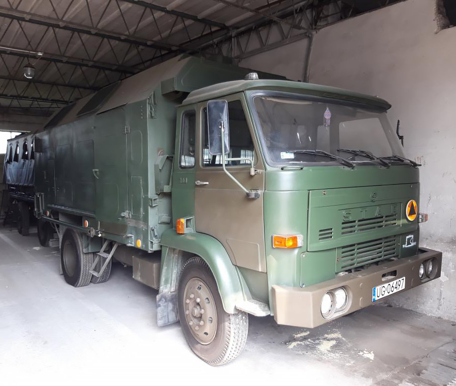 Autobusy i honkery na sprzeda – szczeciski oddzia AMW wietrzy wojskowe magazyny