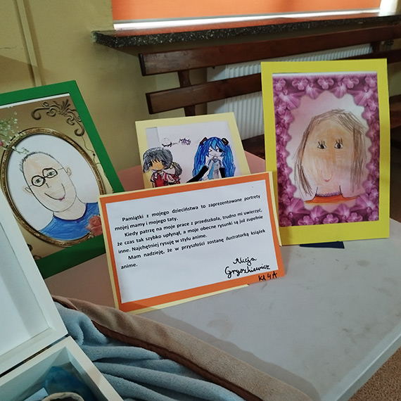 Pamiątki z dzieciństwa uczniów z Dziwnowa zachwyciły całą szkołę