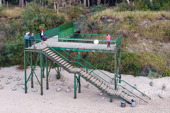Gmina Dziwnów podpisuje umowy na budowę trzech nowych zejść na plażę